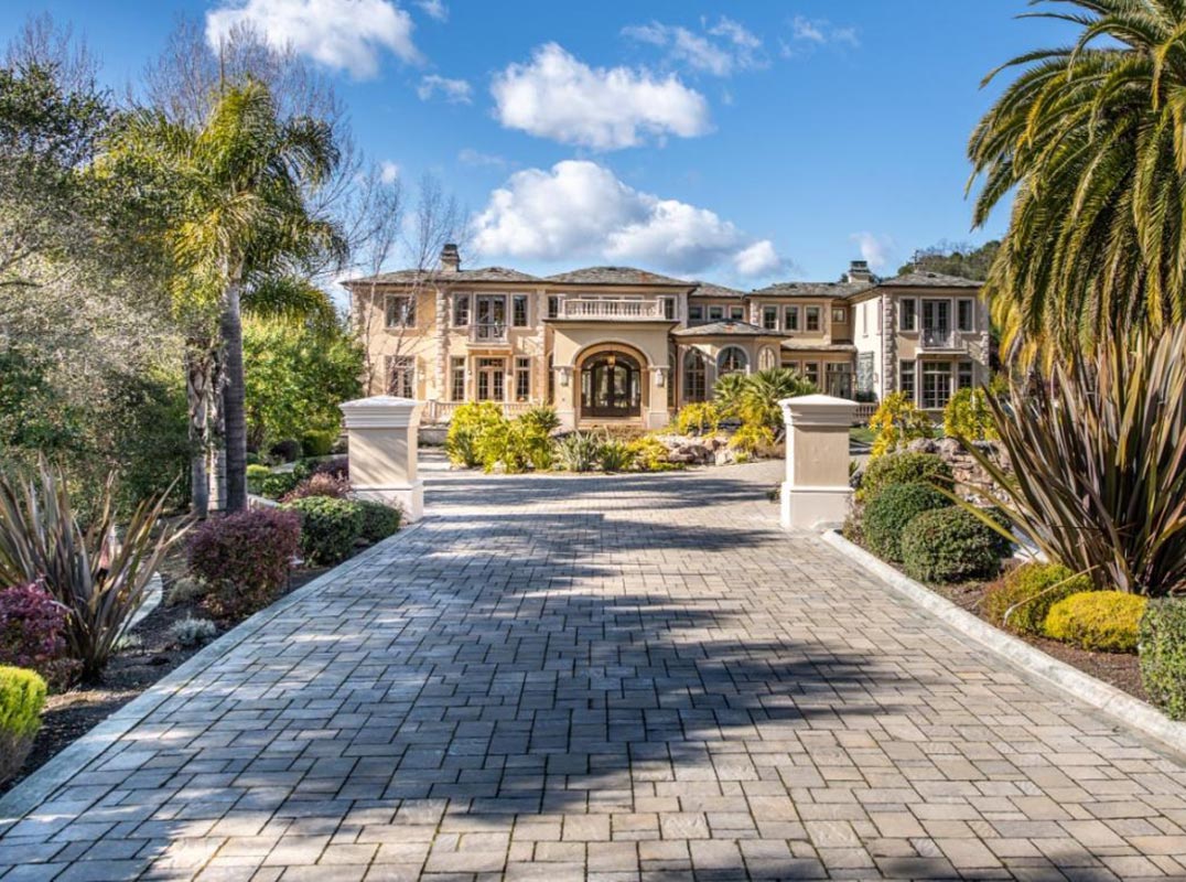 Complete Privacy On 3 Acres